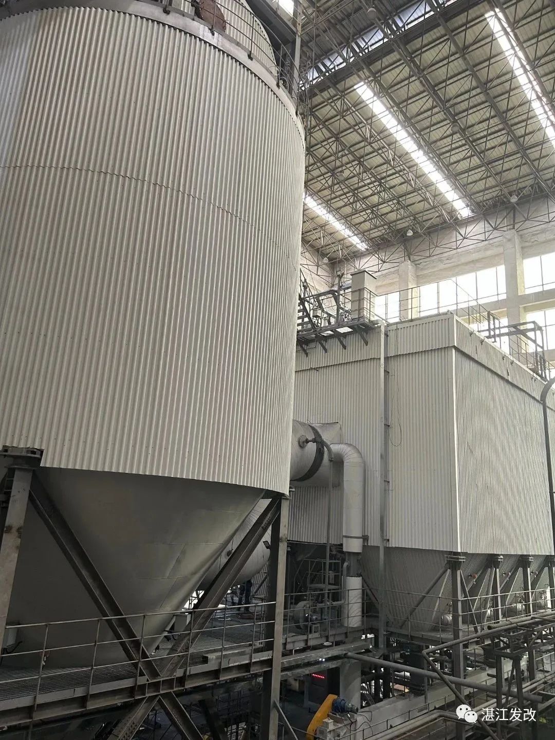 1052153337.jpg 图片