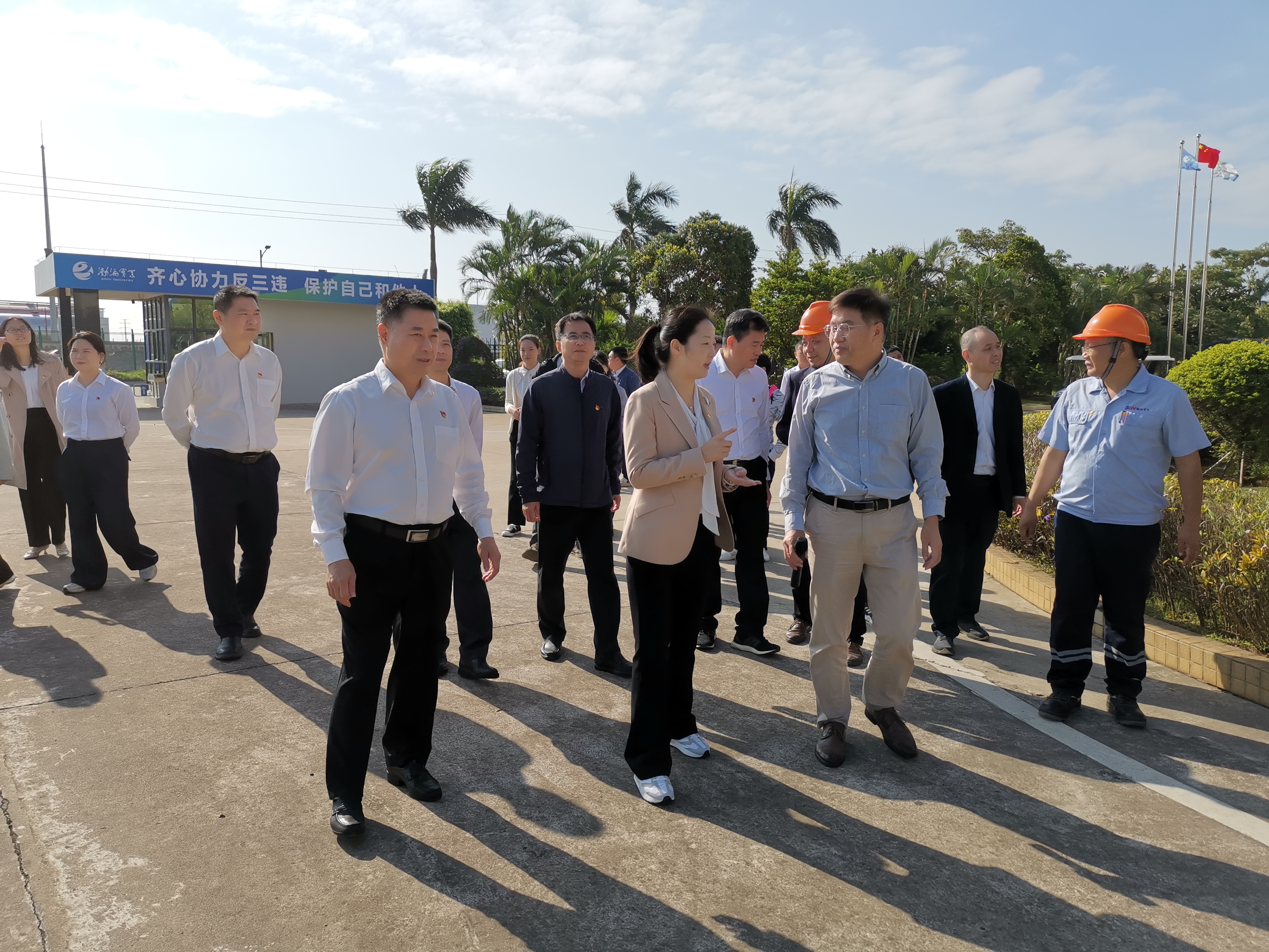 市委外办与湛江综合保税区开展“外事+外贸”联学共建主题党日活动通讯稿(1).doc_3