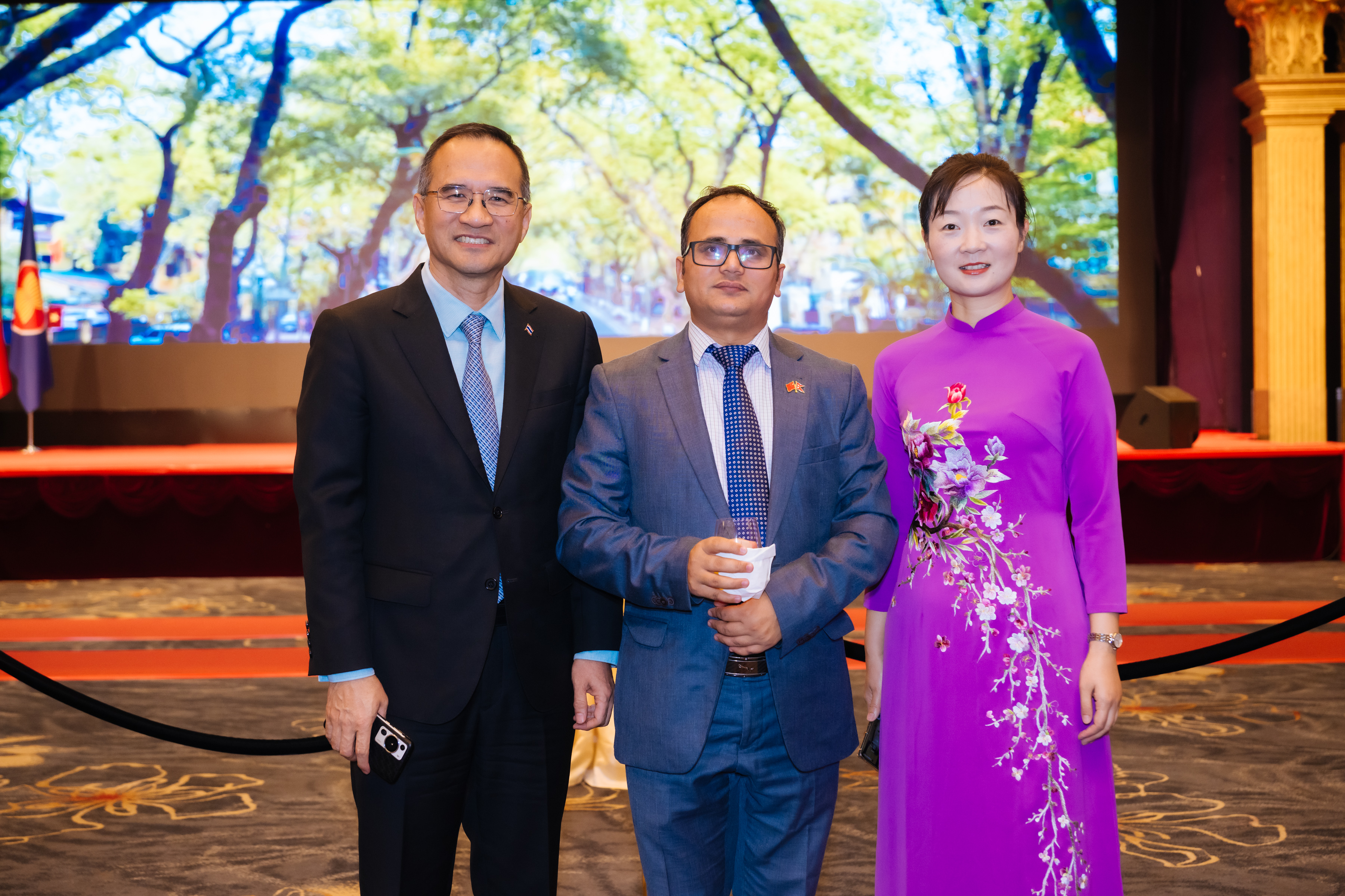 市外事局应邀出席越南国庆招待会.doc_2