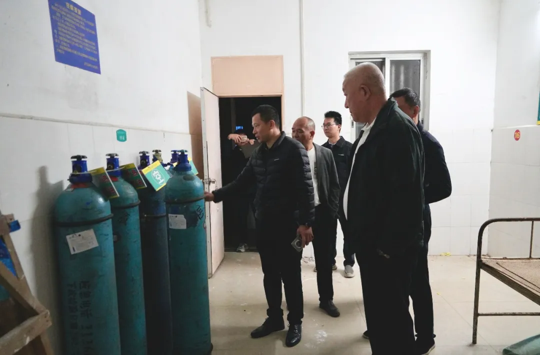 程进率队深入麻章区开展“平安夜访” 调研基层应急能力建设、消防和烟花爆竹安全